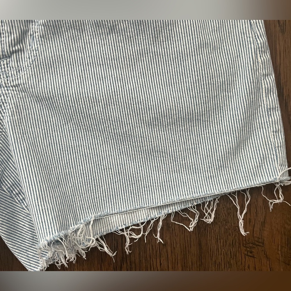 AMERICAN EAGLE Ne(x)t Level Stretch High-Waisted Striped Shorts - Size 12 - Picture 6 of 10